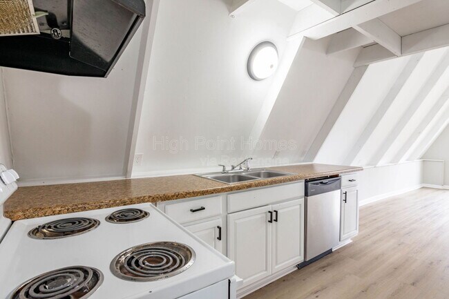 Building Photo - 90 Park St