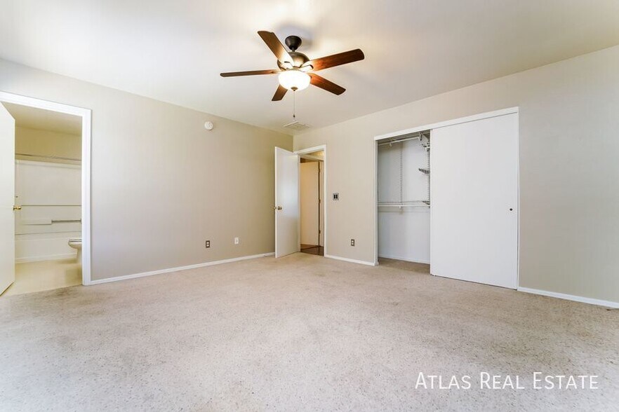 Building Photo - 10103 N Mill Crossing Way
