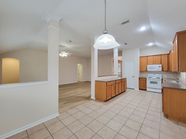 Building Photo - Stunning 3-Bedroom Dream Home in a Quiet Cul-de-Sac!