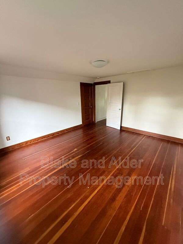 Building Photo - 7824 SE 11th Ave