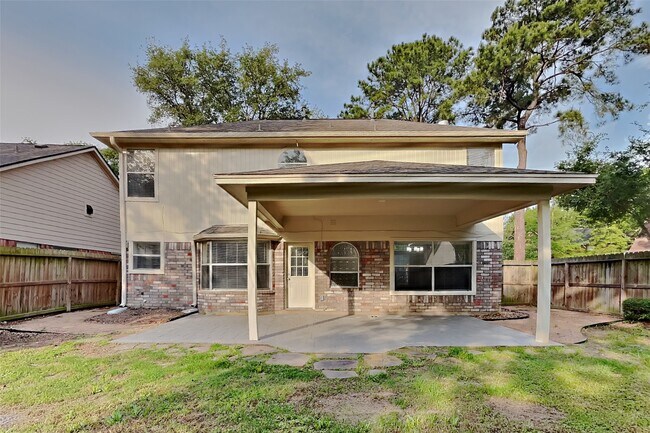 Building Photo - 16834 Scenic Gardens Dr
