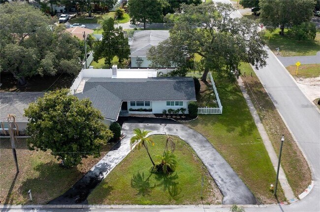 Building Photo - 1801 Bellemeade Dr