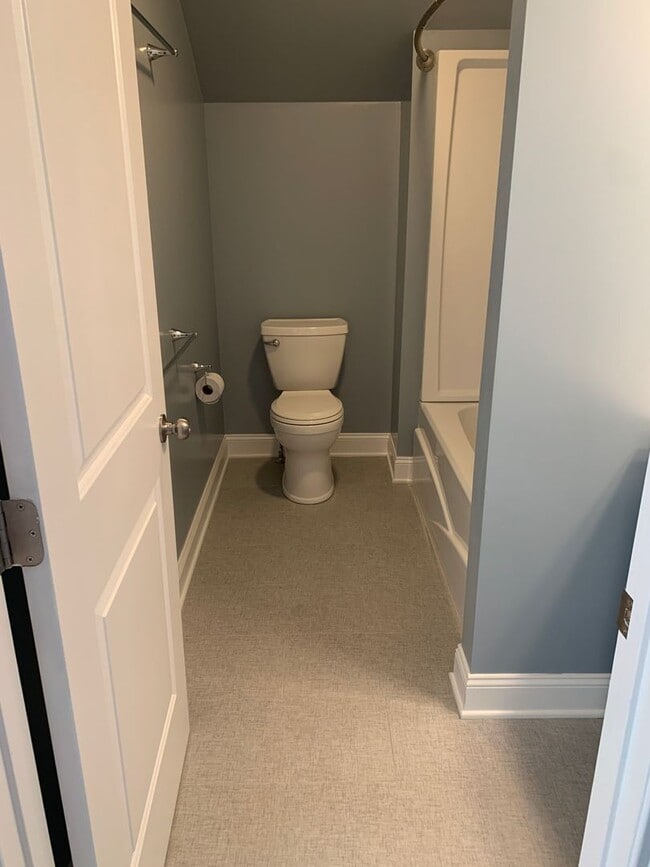 Building Photo - Charming Home with Large Backyard Near Radford University