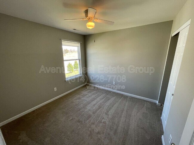 Building Photo - 5533 Emerald Pl Dr