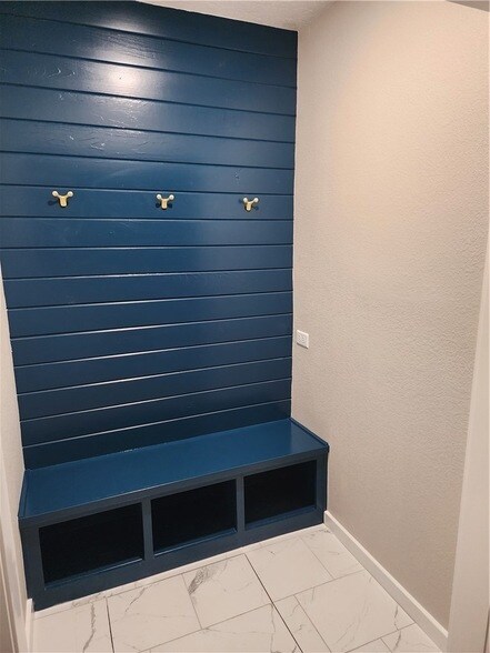 Building Photo - 12877 E State Hwy 21