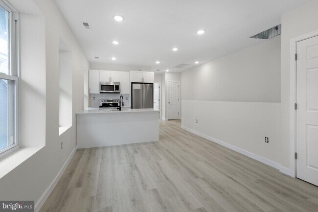 Building Photo - 223 S 45th St