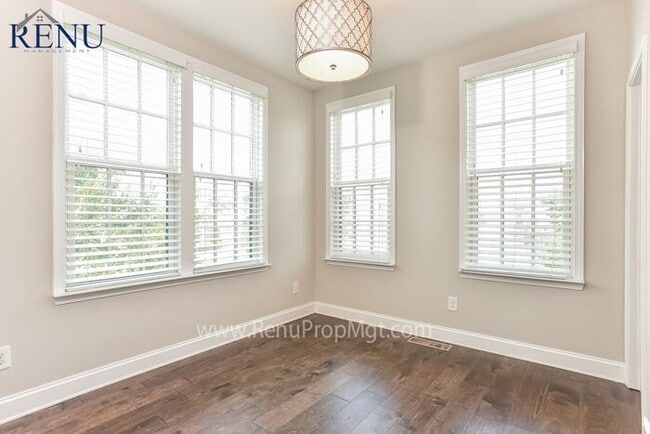 Building Photo - 3153 Long Blvd