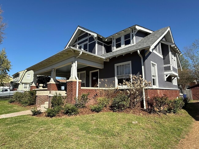 Building Photo - 206 Eveningside Dr