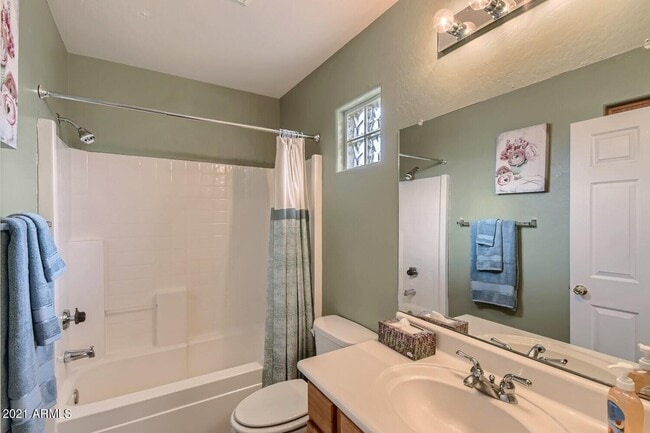 Building Photo - 9750 N Monterey Dr