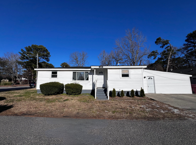 Building Photo - Cute single family home to rent in Western...