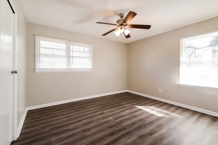 Building Photo - 207 Polly Reed Rd NE