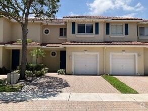Building Photo - 2817 S Evergreen Cir