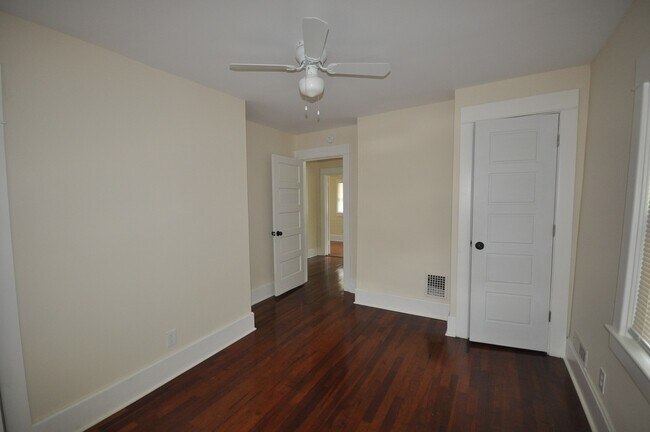 Building Photo - 1080 Duncan Ave