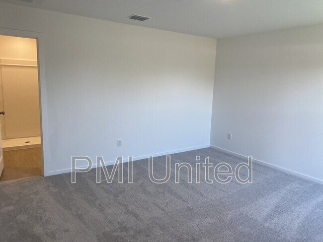 Building Photo - 3012 Burmese St