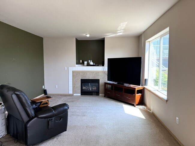 Building Photo - Sunnyside Area Home with Amazing Views!