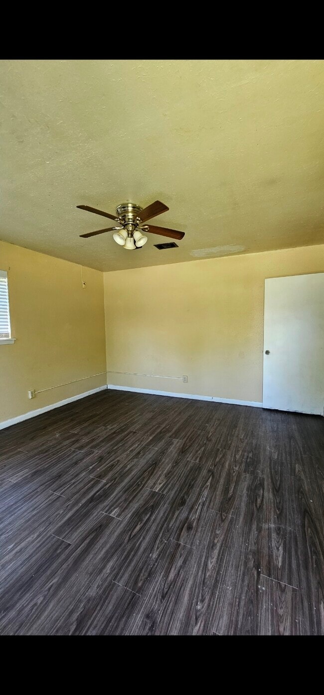 Building Photo - daniel