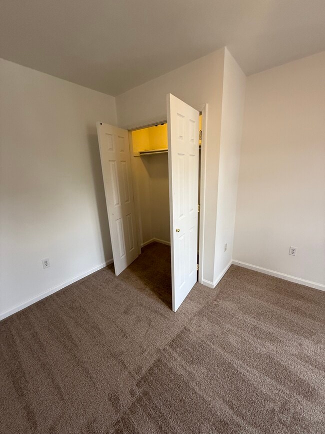 Building Photo - 507 Avery St