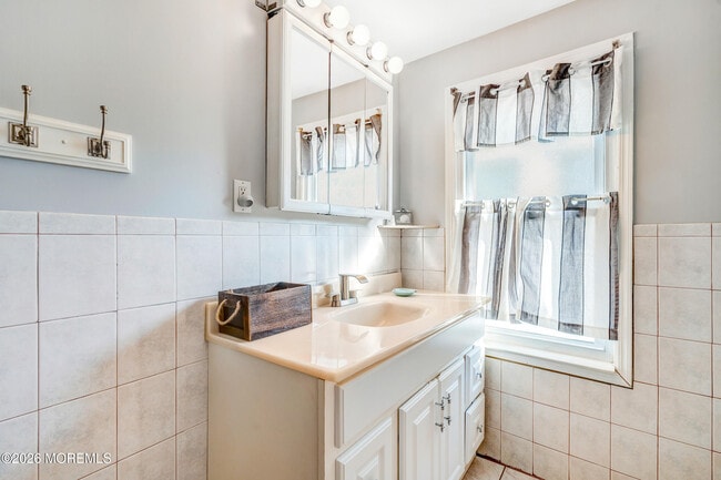 Building Photo - 100 Mt Tabor Way