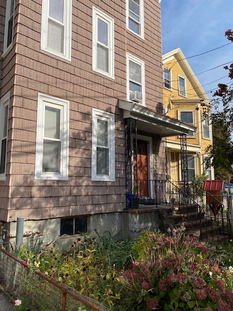 Building Photo - 157 Beacon St