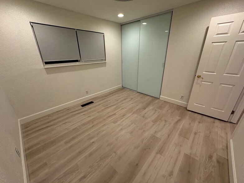 Building Photo - 4192 Denker Dr