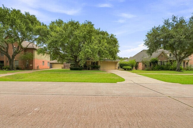 Building Photo - 3710 S Barnett Way