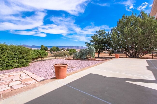 Building Photo - 4 Bedroom Home with 3 Car Garage in PV!