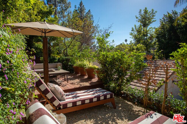 Building Photo - 2230 Fink St