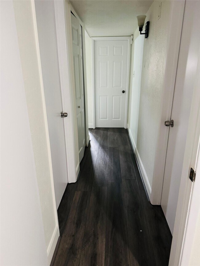 Building Photo - 24131 4 Sixes Ln