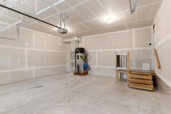Building Photo - 8645 Evergreen Dr NE