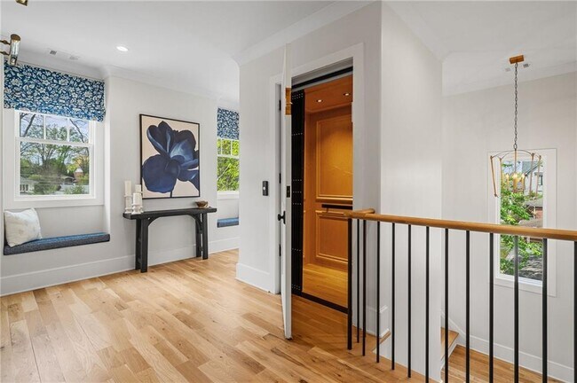 Building Photo - 1381 Wessyngton Rd NE