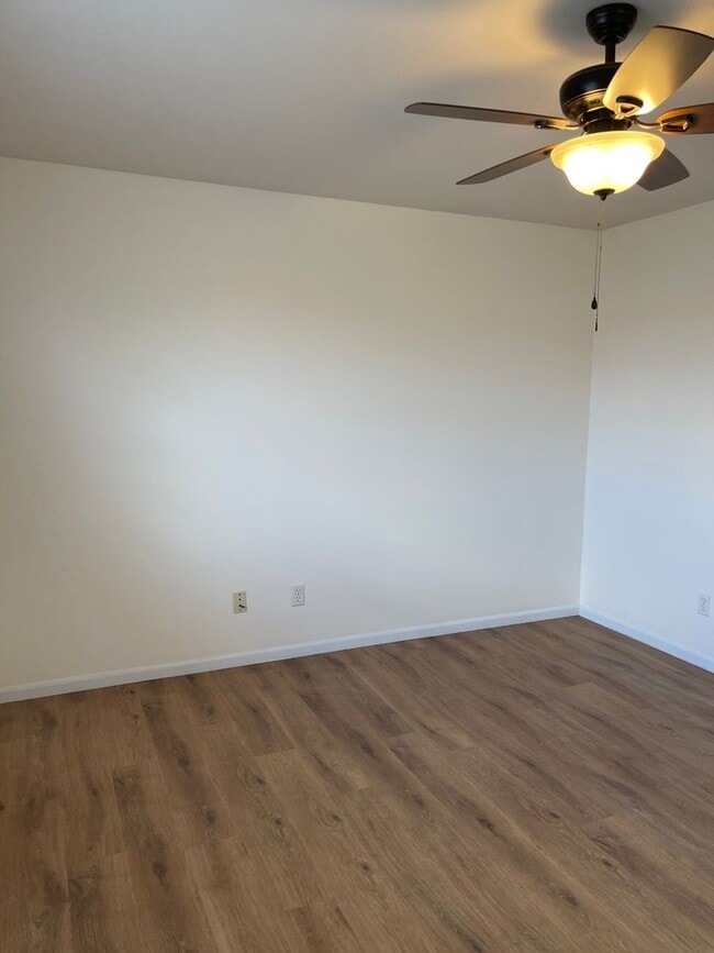 Building Photo - 16830 Huntington Ln