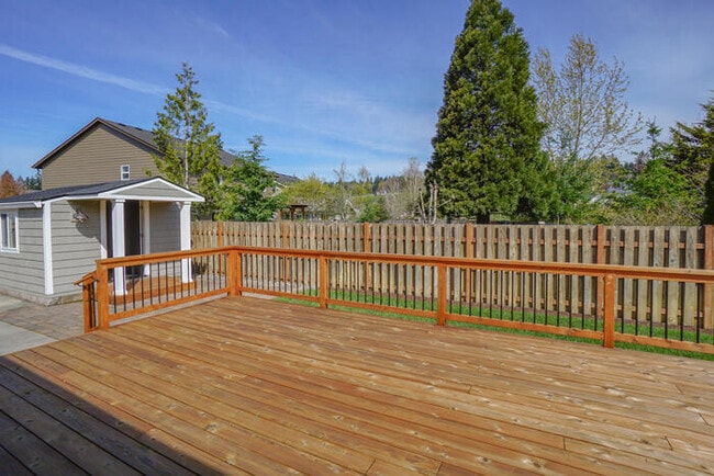 Building Photo - BEAUIFUL RAMBLER IN SOUTHVIEW HEIGHTS