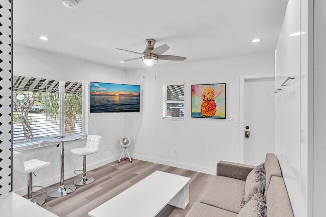 Building Photo - 649 NE 16th Terrace