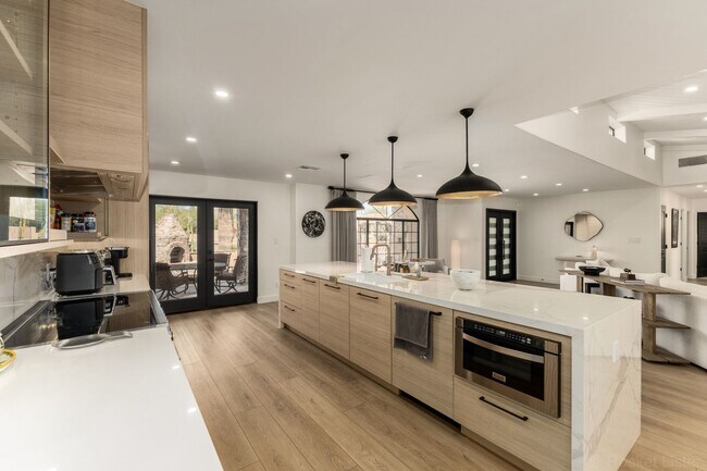 Building Photo - STUNNING. MODERN LUXURY OASIS In Scottsdale- 4 Bed/3 Bath plus Casita