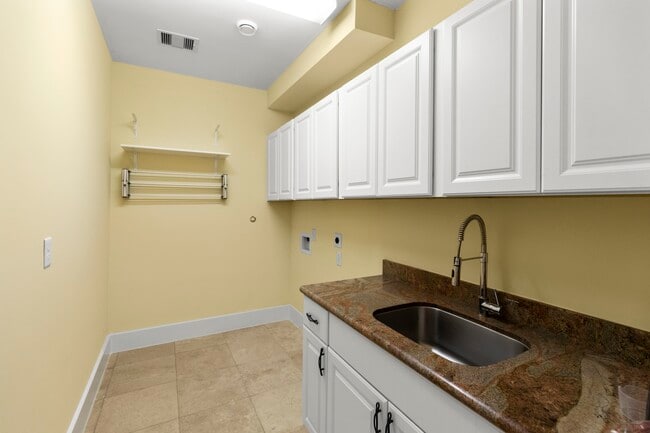 Building Photo - 11518 Summerhill Ln