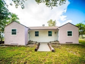 Building Photo - 412 Columbus Pkwy