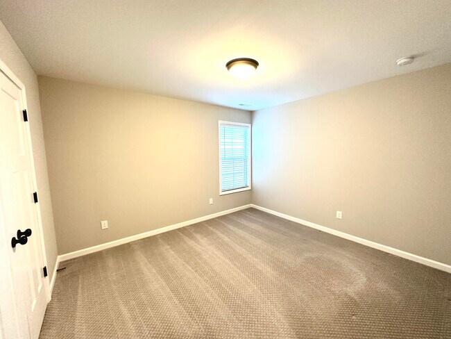 Building Photo - 4300 Steamboat Rd