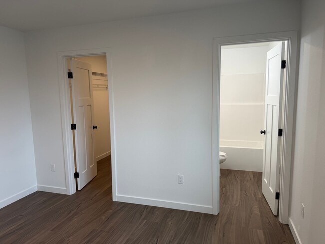 Building Photo - Brand new 3 bedroom 3 full bath townhouse in Thurston!