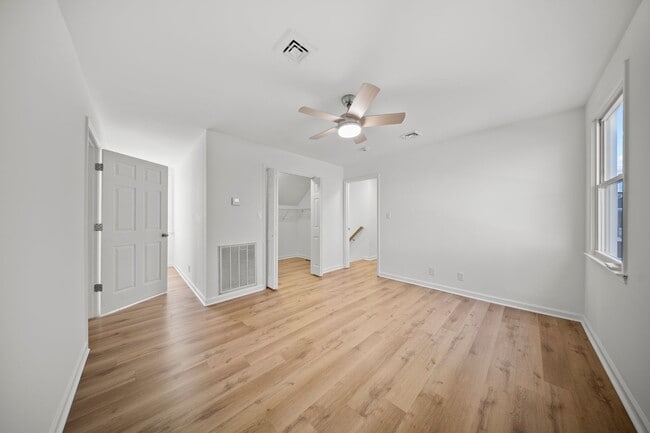 Building Photo - 3 Bedroom 2 Full Bath Home For Rent near Post!