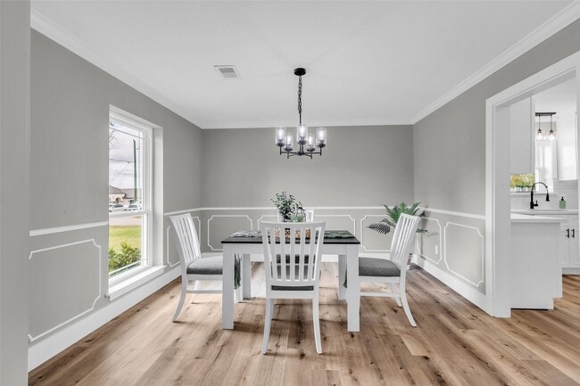 Building Photo - 3518 Shore Shadows Dr