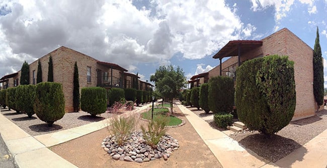 Primary Photo - Plaza Apartments