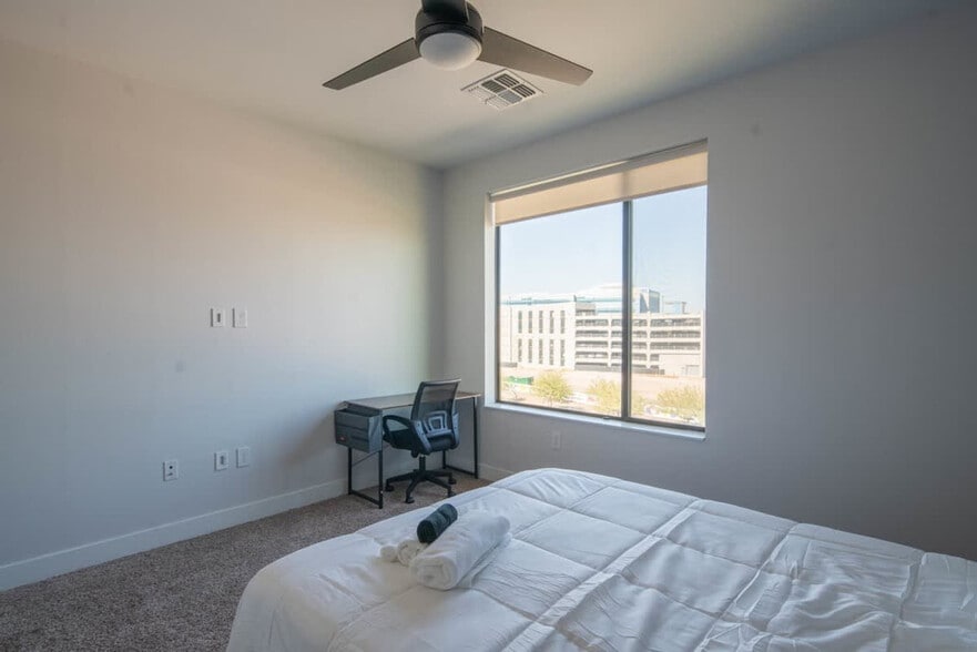 Building Photo - 701 W Rio Salado Pkwy