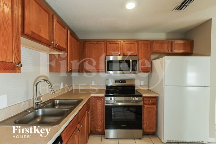 Building Photo - 1212 E 108th Ave