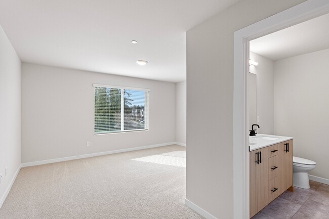 Building Photo - 16124 Cascadian Way