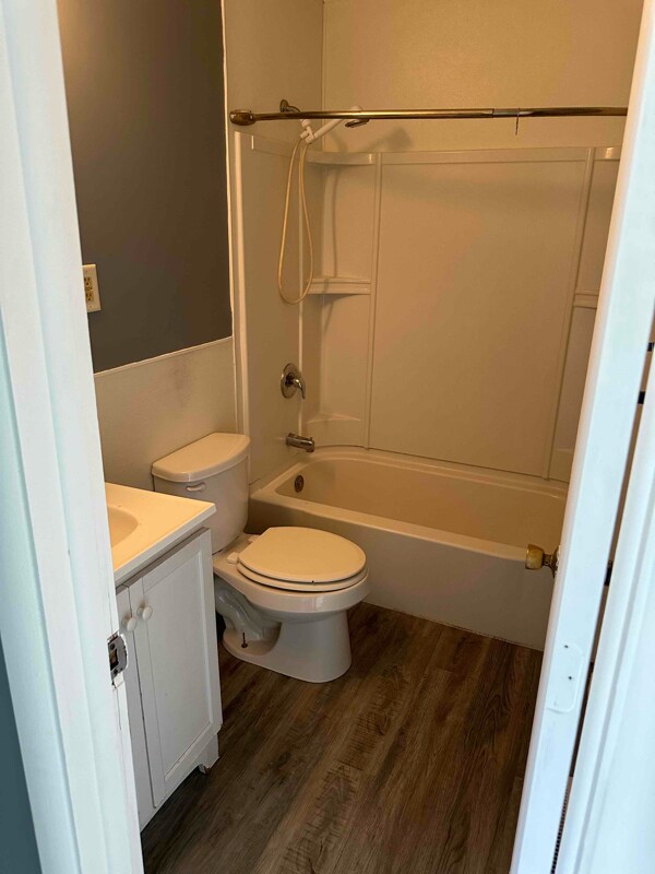 Building Photo - 149 E 1st St