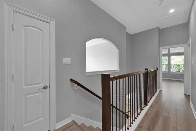 Building Photo - 91 Aventura Pl