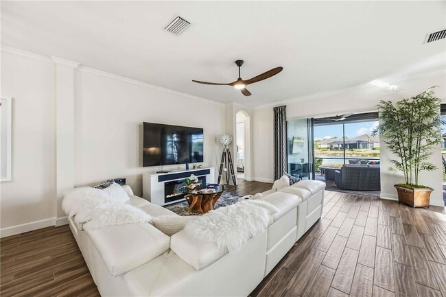 Building Photo - 5400 Manchini St