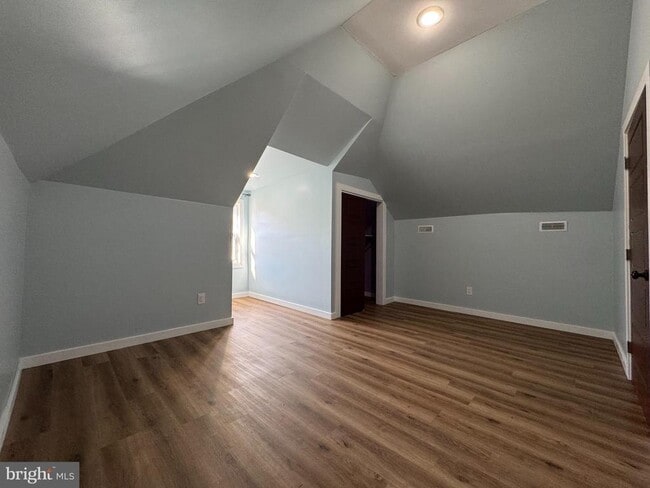 Building Photo - 208 Vineyard Rd