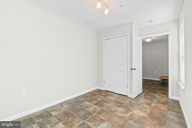Building Photo - 519 Ensemble Ct