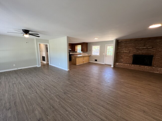 Building Photo - 5305 Ridgewood Heights Dr